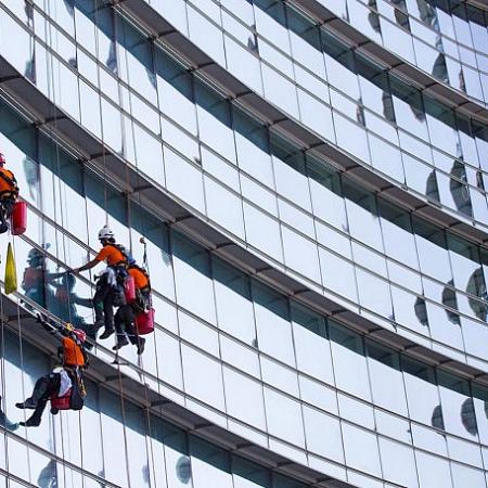 Мойка фасадов бизнес-центра в Екатеринбурге